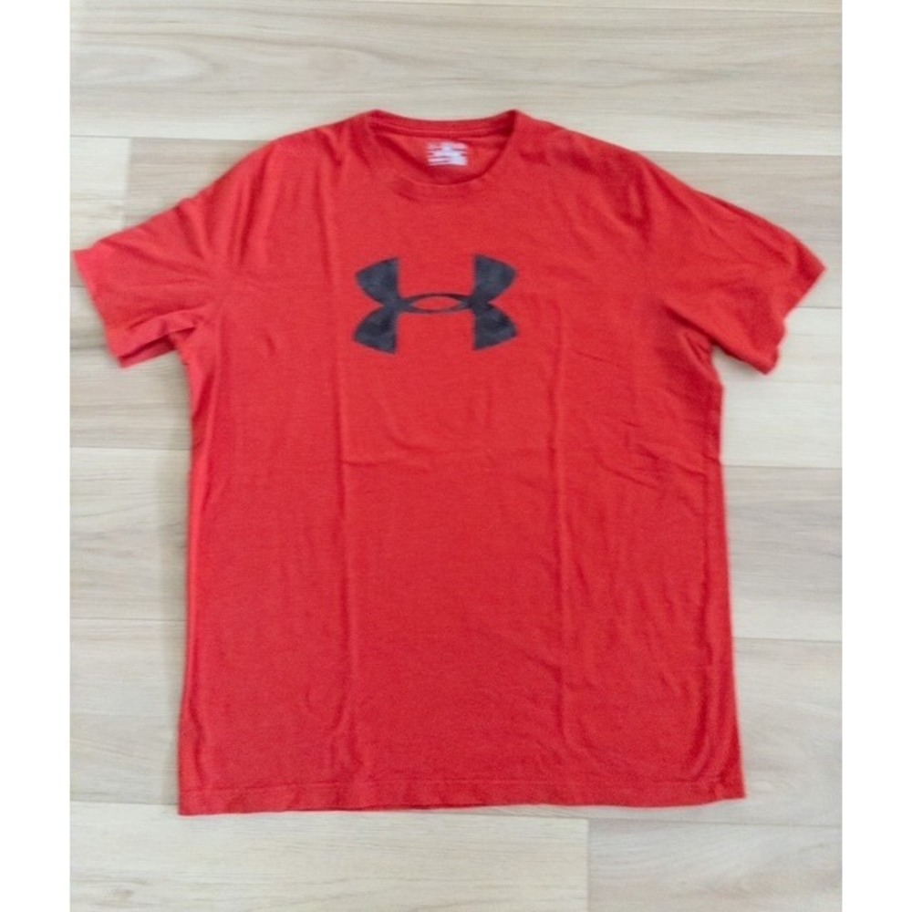Under Armour Men's Red Heatgear T Shirt Logo‎ Graphic Short Sleeve Athletic